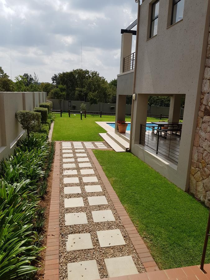 Nova Luxury Suites Lonehill Johannesburg Exterior foto